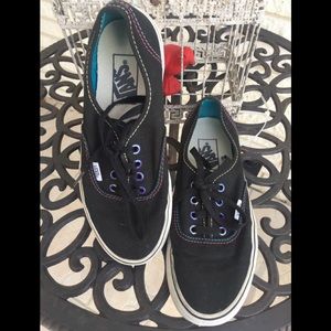 Very gently used womens 7.5 (Men’s 6) Vans